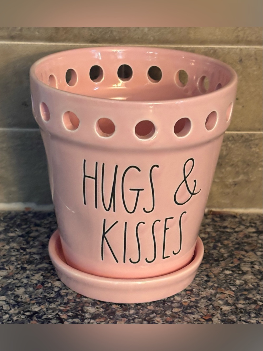 Rae Dunn 'HUGS & KISSES' Ceramic Planter with Saucer